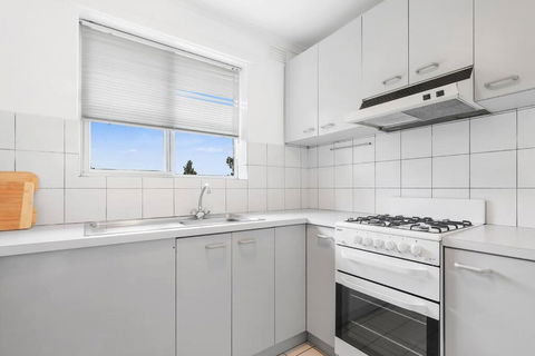 Opposite Rippon Lea Estate - Accommodation Adelaide 2