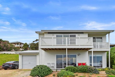 One Merino Panoramic Beach House Modern Sleeps 10 - Accommodation Adelaide 0