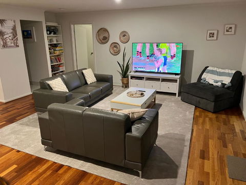 One Merino Panoramic Beach House Modern Sleeps 10 - Accommodation Adelaide 1