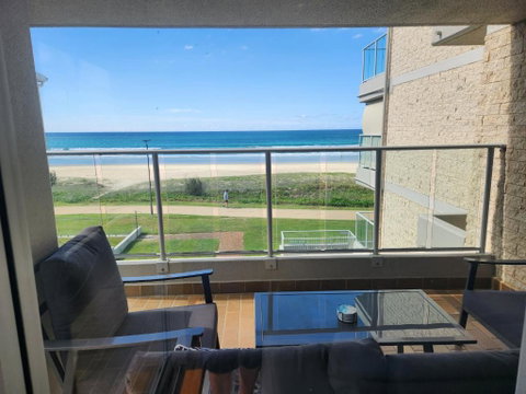 Pacific Surf Absolute Beachfront Apartments - Accommodation Adelaide 1