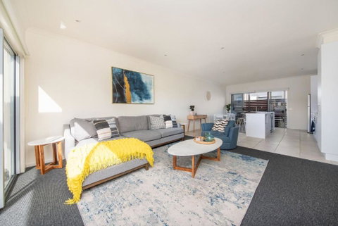 Page Seven By Property Mums - Accommodation Adelaide 2