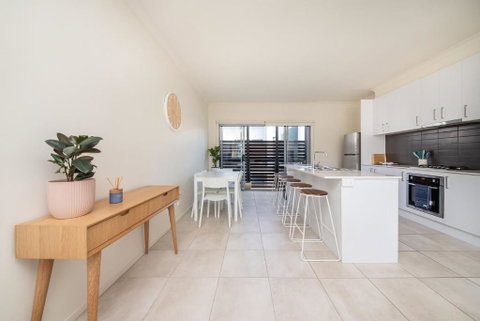 Page Seven By Property Mums - Accommodation Adelaide 1