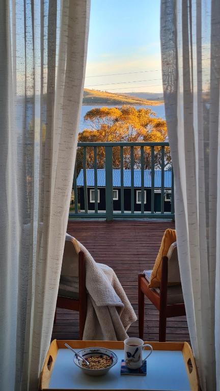 Panoramic Lake View - Accommodation Adelaide 3