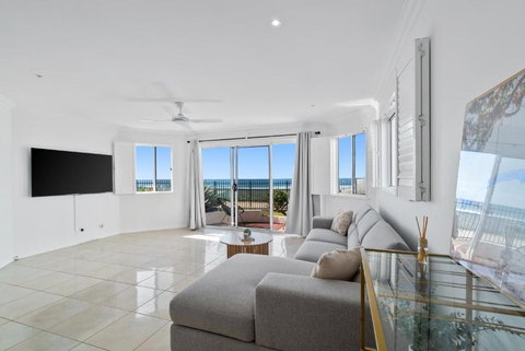 Paros On The Beach - Absolute Waterfront Living - Accommodation Adelaide 1