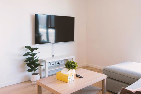 Patio Mt View 1BR Apt In CBD Near ANU And Museum With Free Parking And WiFi - Accommodation Adelaide 1
