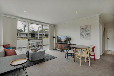 Peaceful 1-Bed Apartment Close To Lonsdale St - Accommodation Adelaide 0