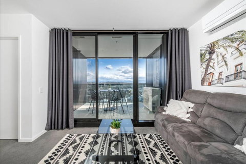 Penthouse Apartment In Belconnen - Accommodation Adelaide 3