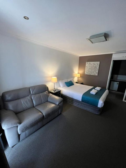 Pevensey Motor Lodge - Accommodation Adelaide 3