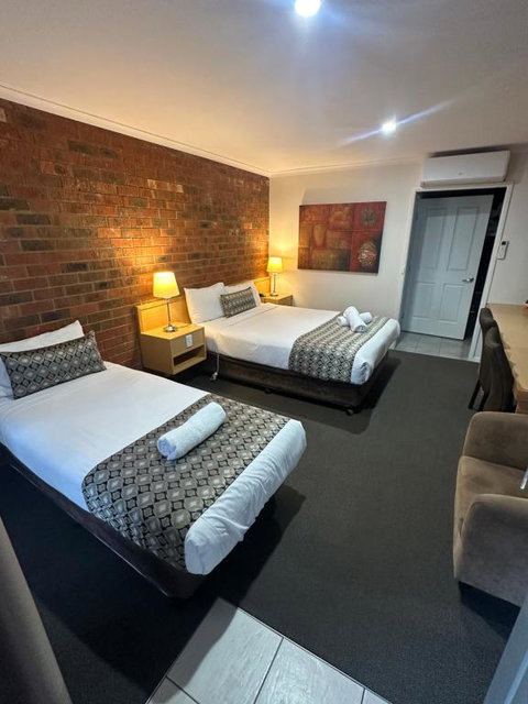 Pevensey Motor Lodge - Accommodation Adelaide 1