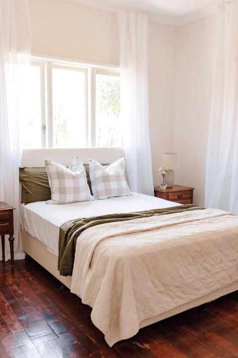 Pet Friendly Family Home In Bluff Point - Accommodation Adelaide 1