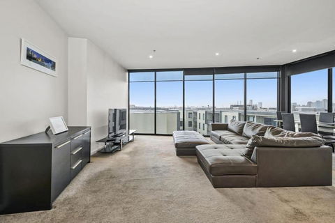 Portside Bliss Your Urban Escape In Melbourne - Accommodation Adelaide 2