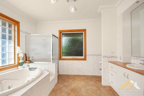 Perfect Entertainer-s Home With Pool - Accommodation Adelaide 2