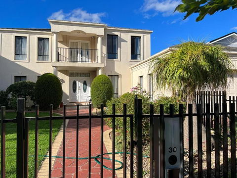 Pleasant Private Room In Taylors Lake Near Melbourne Airport - Accommodation Adelaide 3