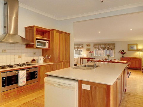Plum Tree Cottage - Accommodation Adelaide 3