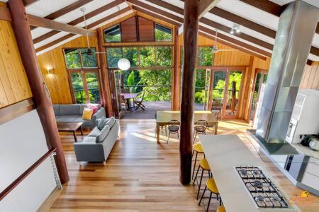 Pole Home In Paradise @ Kuranda - Accommodation Adelaide 2