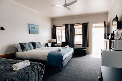 Port Albert Motel - Accommodation Adelaide 2