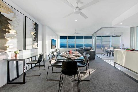 Q Tower Apartments In Surfers Paradise - From Level 3 - Self Contained & Privately Managed - Wow Stay - Accommodation Adelaide 1