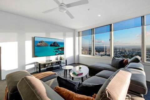 Q Tower Apartments In Surfers Paradise - From Level 3 - Self Contained & Privately Managed - Wow Stay - Accommodation Adelaide 2