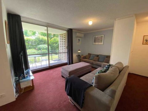 Quiet 2BR Apartment With Garden Views In Griffith - Accommodation Adelaide 0