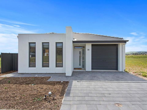 Putters Paradise 25-30 Troon Drive - Accommodation Adelaide 0
