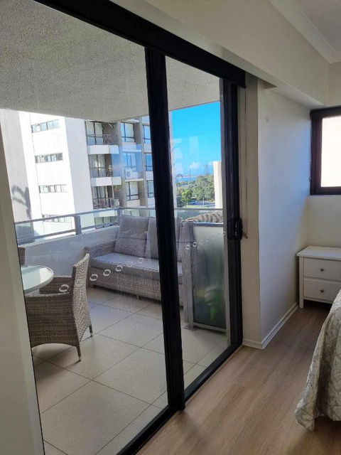 Private Bedroom And Bathroom In A Shared Apartment - Accommodation Adelaide 0