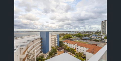 Private Bedroom And Bathroom In A Shared Apartment - Accommodation Adelaide 3