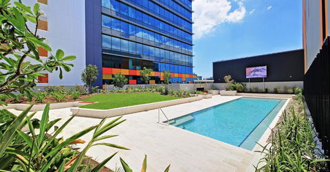 Private Bedroom & Bathroom In Shared Inner Brisbane Apartment - Accommodation Adelaide 1