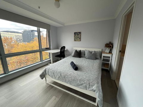 Private Room With Ensuite In The CBD - Accommodation Adelaide 1