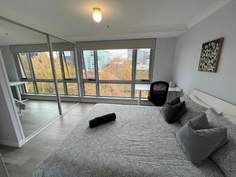 Private Room With Ensuite In The CBD - Accommodation Adelaide 2