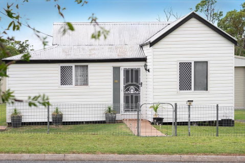 Quaint 2 Bedroom Fully Furnished Cottage - Accommodation Adelaide 0