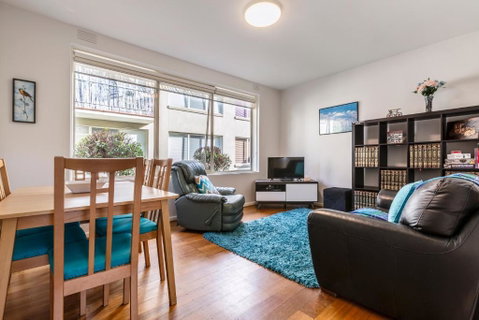 Quaint & Homey Ripponlea Flat - Accommodation Adelaide 0