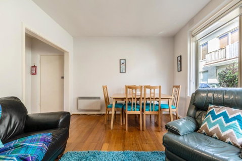 Quaint & Homey Ripponlea Flat - Accommodation Adelaide 2