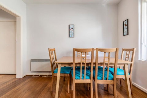 Quaint & Homey Ripponlea Flat - Accommodation Adelaide 3