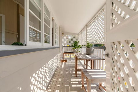 Quaint & Cosy 1 Bedroom Apartment In Queenslander. - Accommodation Adelaide 0