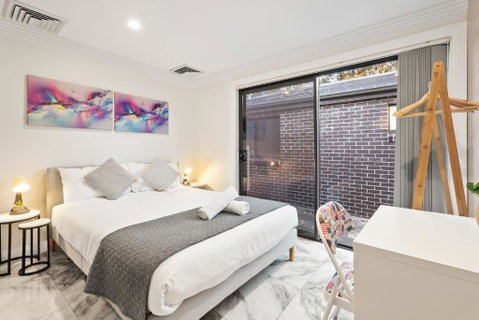Quaint Double Room - Centrally Located At Glenfield - Shared Bathroom - Accommodation Adelaide 1