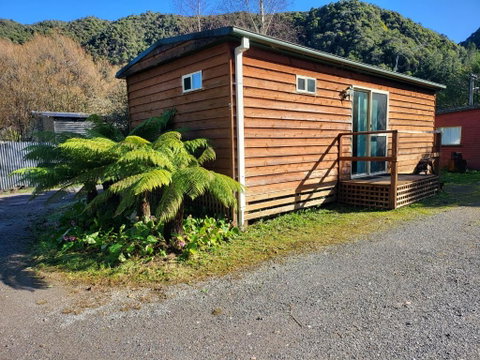 Queenstown Copper Country Cabins - Accommodation Adelaide 0