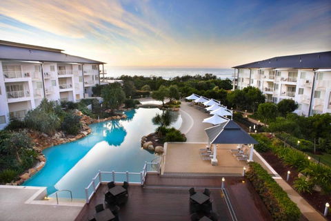 Quiet Apartment In Mantra Salt Beach By UHoliday - 2BR, 1BR And Hotel Room Configurations Available - Accommodation Adelaide 0