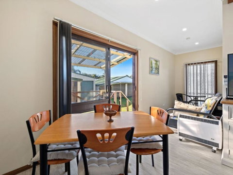 Quota Cabin - Accommodation Adelaide 3