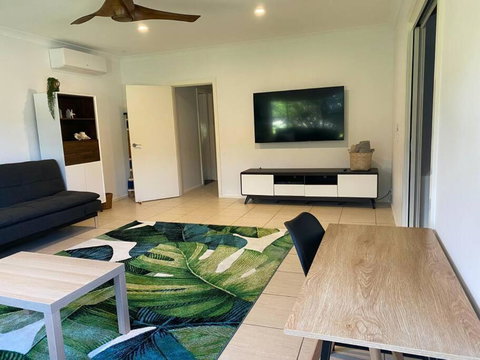 Rainbow Beachhouse - Deluxe, Pristine Location - Accommodation Adelaide 3