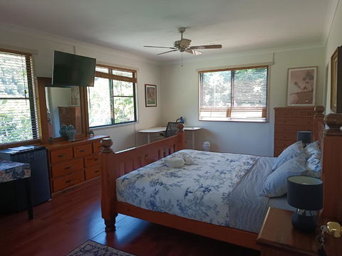 Quand0ng Valley Inn - The Hidden Waterfall Family Retreat - Accommodation Adelaide 0