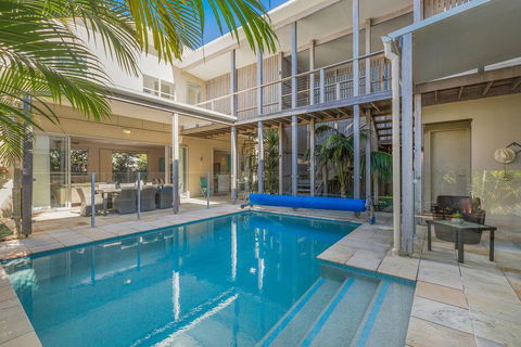 Augusta House - Accommodation Adelaide 0
