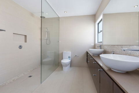 Augusta House - Accommodation Adelaide 3