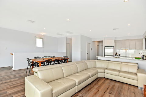 Avaya - Sellicks Beachfront Getaway - WiFi - Accommodation Adelaide 3