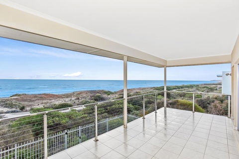 Avaya - Sellicks Beachfront Getaway - WiFi - Accommodation Adelaide 0