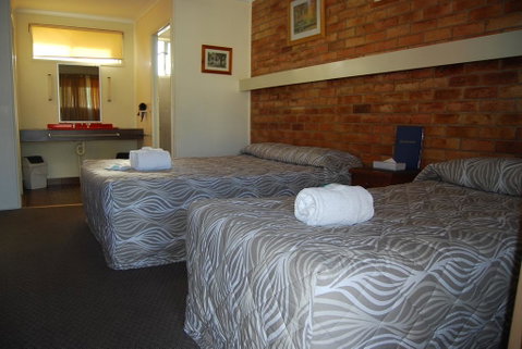 Avocado Motor Inn - Accommodation Adelaide 1
