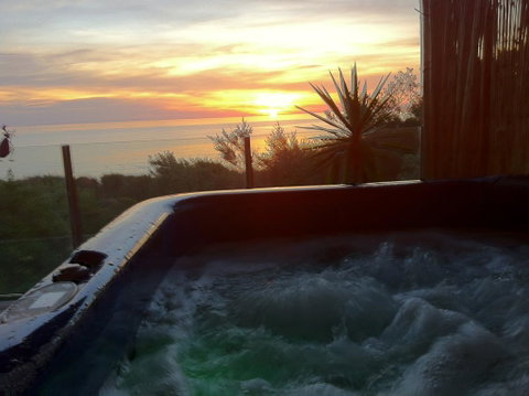 Award Winning Beach Front Retreat - Accommodation Adelaide 0