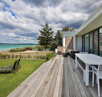 Azure Absolute Beachfront - Pet Friendly - Accommodation Adelaide