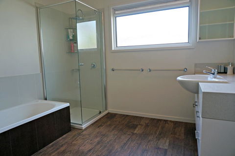 Baillieu Breeze - Accommodation Adelaide 3