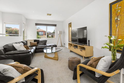 BANGALOW - MORNINGTON - Accommodation Adelaide 3