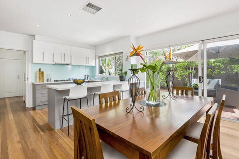 BANGALOW - MORNINGTON - Accommodation Adelaide 1